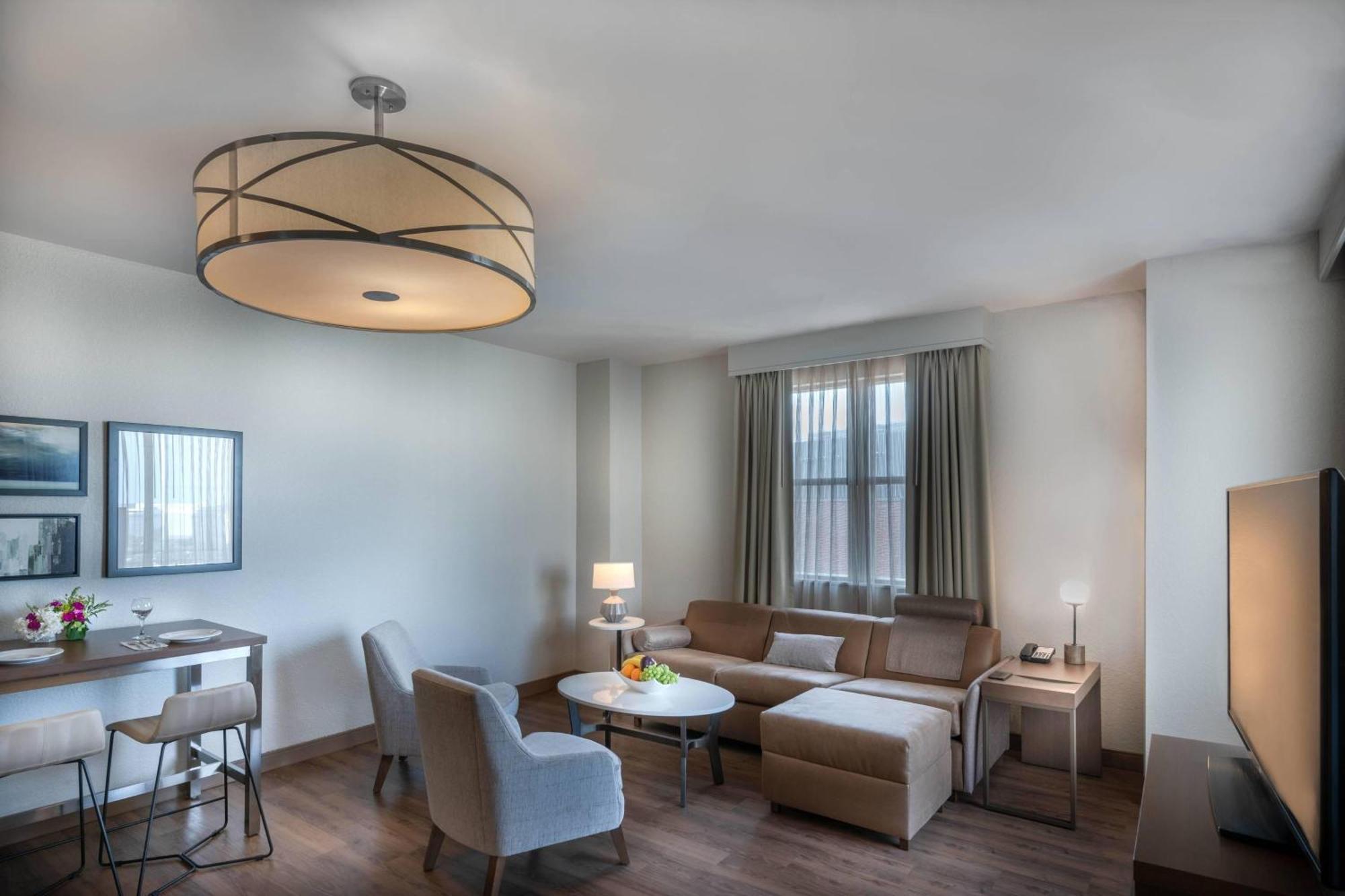 By Marriott Washington, Dc National Mall Hotel